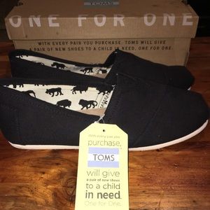 NWTIB - TOMS BLACK CLASSICS 9.5M 11.5W